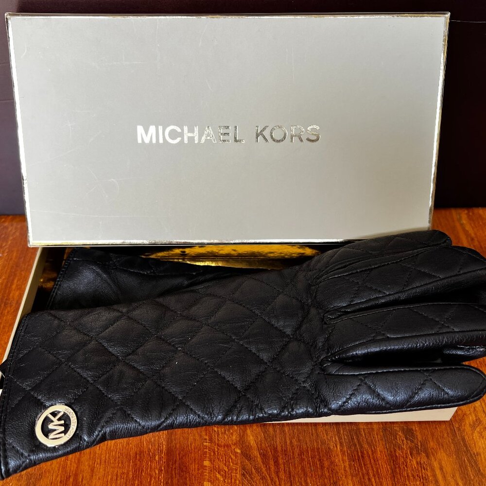 Brown quilted leather Michael Kors Gloves. Size M.